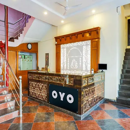 OYO Flagship 77115 Hotel Vaishnavi Palace